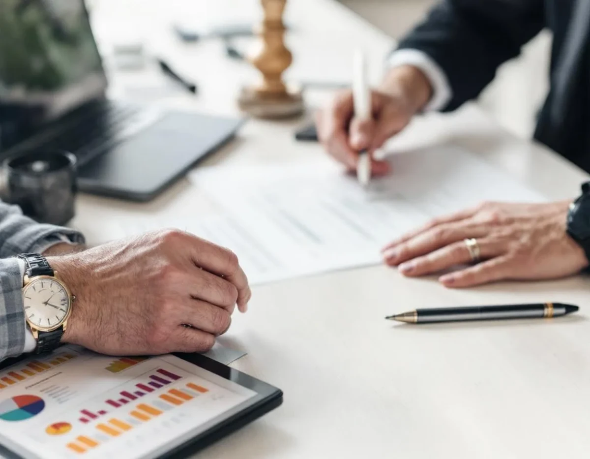Fondements et Stratégies du Droit des Affaires pour un Entrepreneuriat Réussi